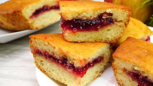 Заливной пирог с вареньем, который удивит начинкой