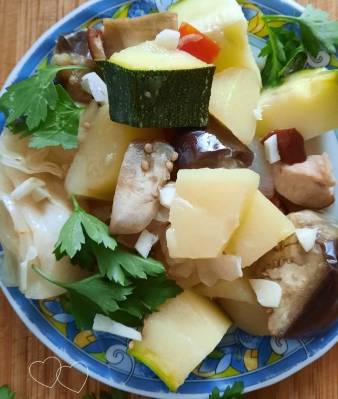 Овощное рагу с фирменной нотой сыра и зеленью