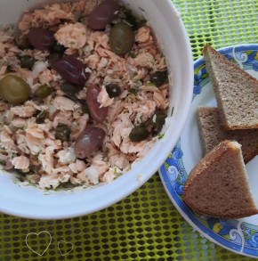 Полезный риет из горбуши с укропом и каперсами