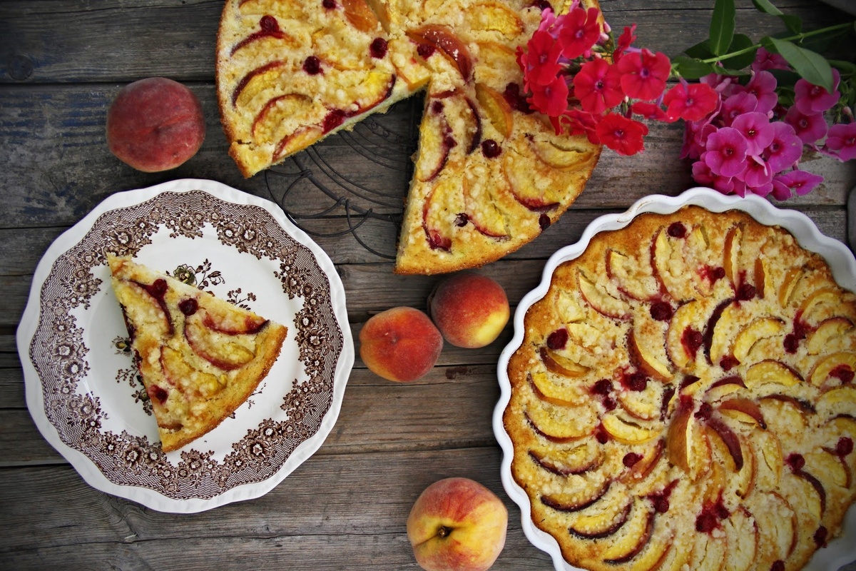 Удивительный пирог с кабачками и фруктами