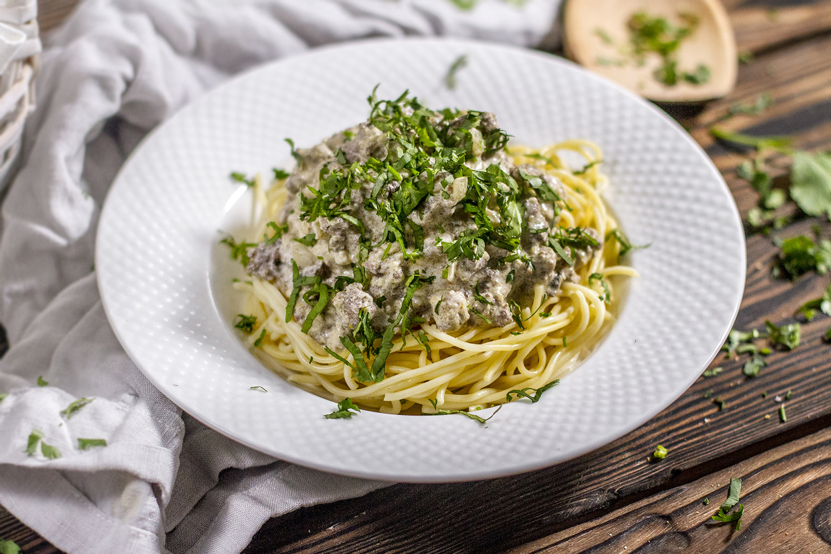 Спагетти «Белиссимо!»: вкусная классика с мясом и сливками