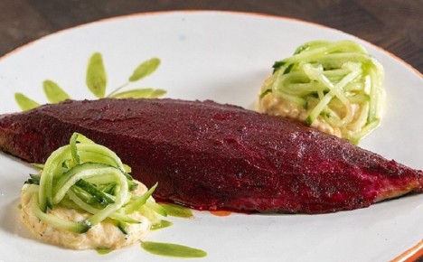 Скумбрия под овощной шубой: яркий акцент на новогоднем столе