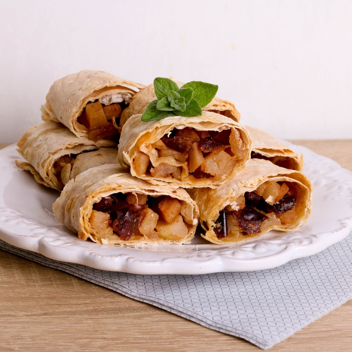 Необычный штрудель за 5 минут: просто и вкусно