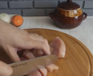 Вкусный плов в горшочках: простой и быстрый рецепт