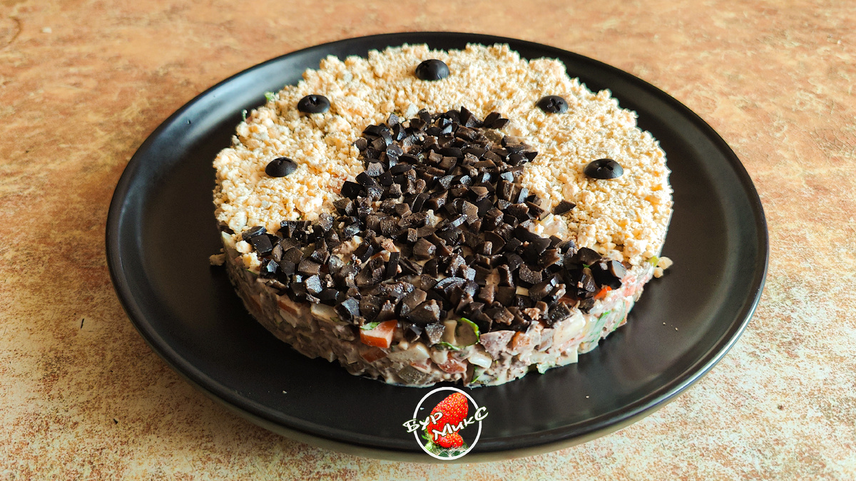 Нежный праздничный салат с куриной печенью для любого стола