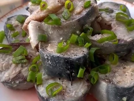 Необыкновенная малосольная скумбрия, которую легко приготовить
