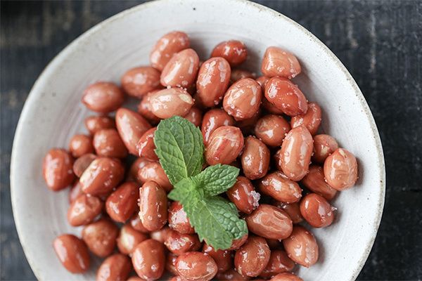 Насладитесь вкусом китайского жареного арахиса с тремя простыми ингредиентами