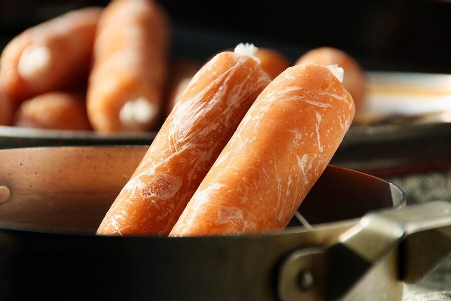 Как избежать лопнувших сосисок при варке: советы, которые стоит знать