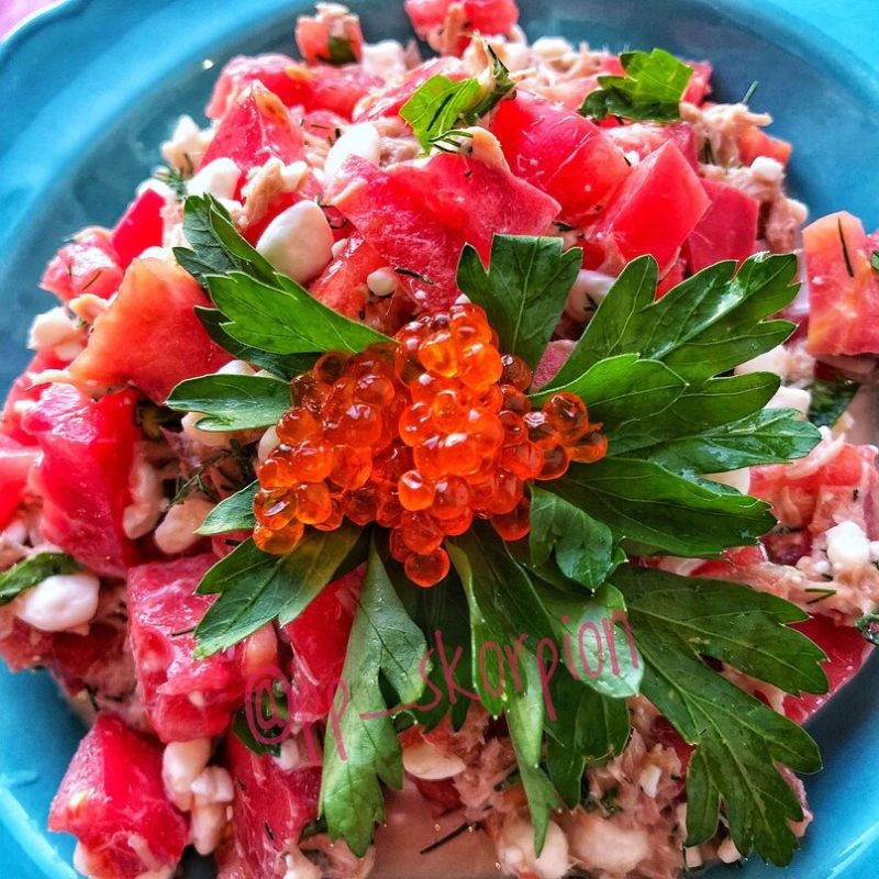 Легкий салат с тунцом и творогом для здорового образа жизни