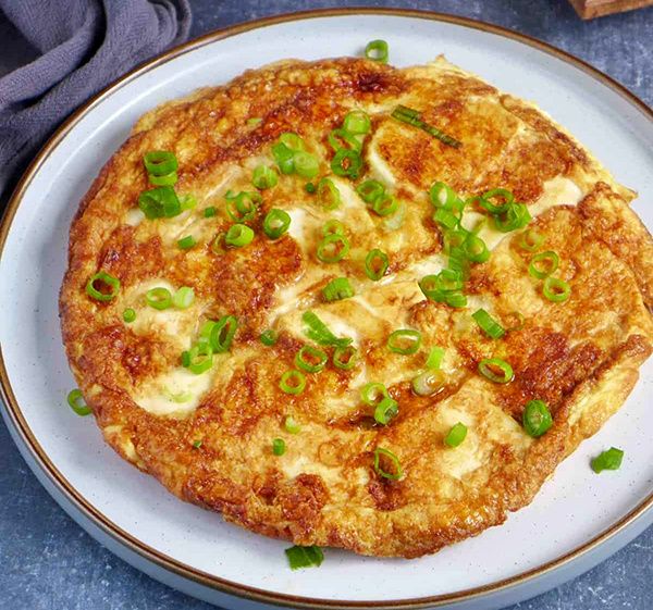 Вкусный и питательный китайский омлет с тофу для вашего завтрака