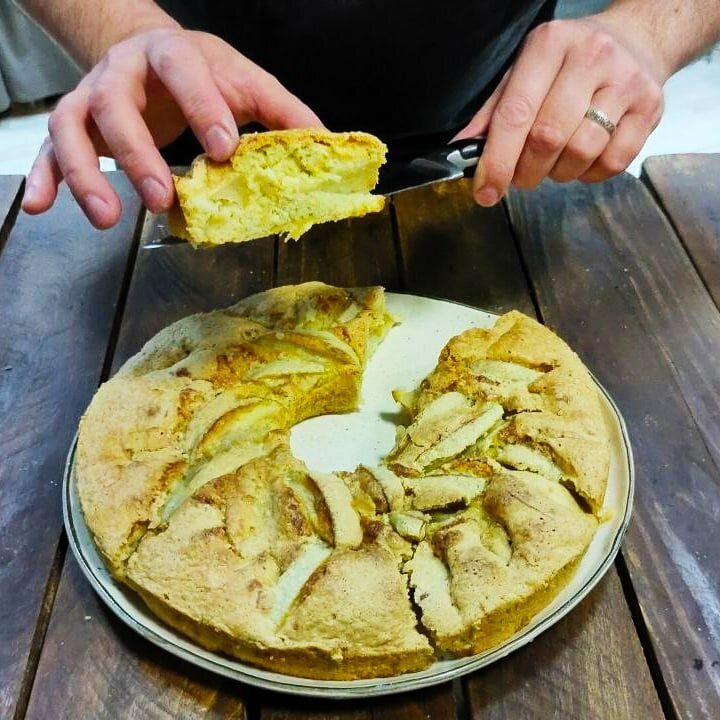 Шарлотка: Праздничное угощение на Светлой седмице