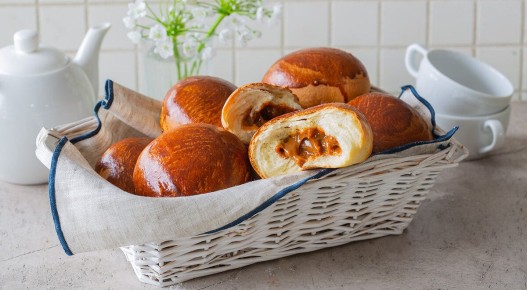 Булочки со сгущенкой: секреты приготовления, которые удивят всех