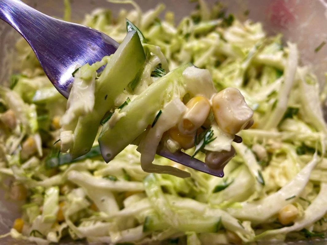 Легкий салат за пару минут: простой рецепт без варки