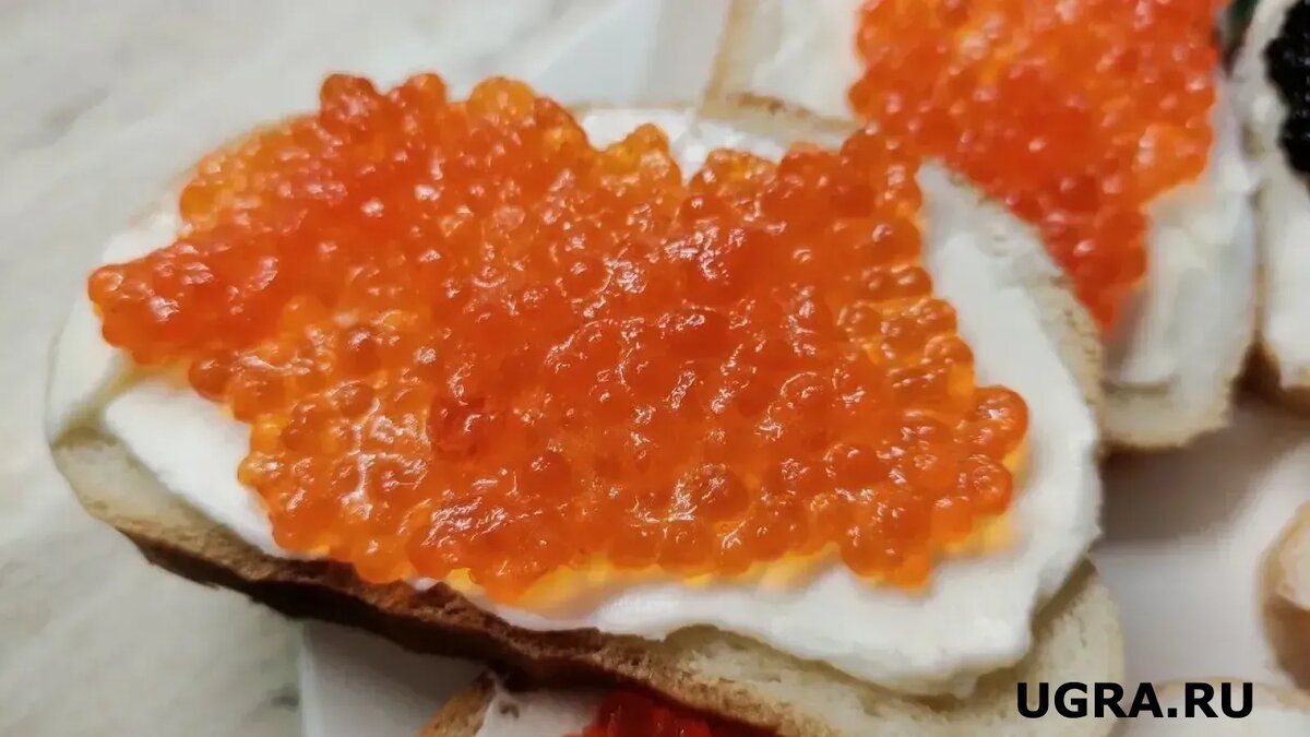 Идеальная форель с икрой для вашего стола на 8 марта