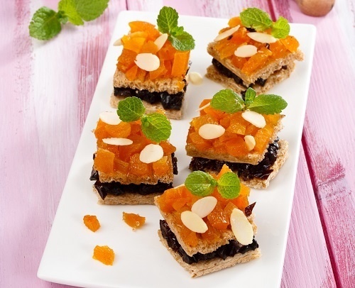 Вкусные пирожные с сухофруктами: простой рецепт