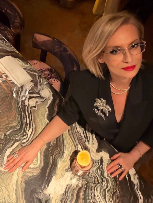 Эвелина Хромченко презентует уникальный коктейль #KhromRocks в ресторанах Novikov Group