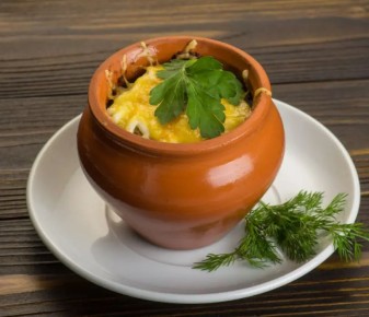 Тайны приготовления кальмаров в горшочках: простое и вкусное горячее блюдо