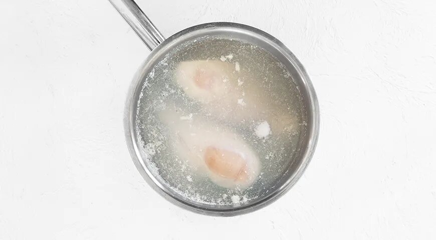 Салат с куриной грудкой, сыром и помидорами: простой и вкусный рецепт