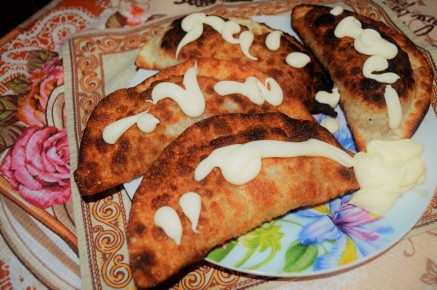 Как приготовить идеальные чебуреки: секреты сочного фарша