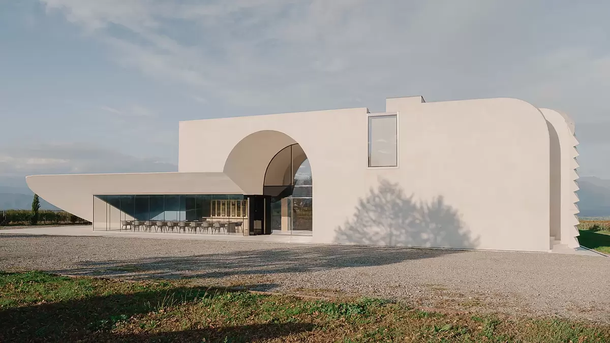 Футуристическая винодельня Алазани: архитектурная жемчужина Грузии