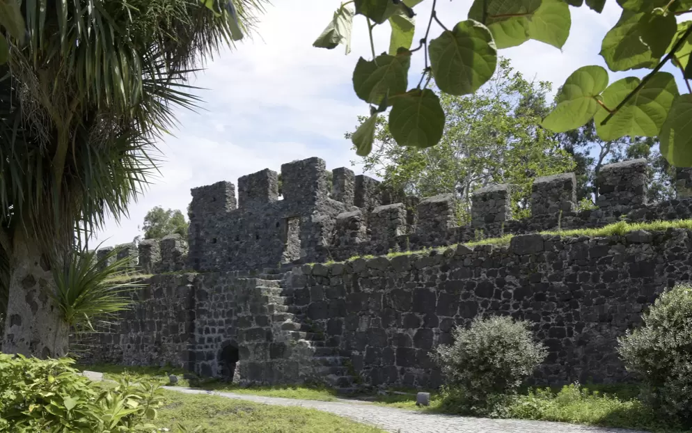 Грузинская крепость Гонио: шаги по следам истории