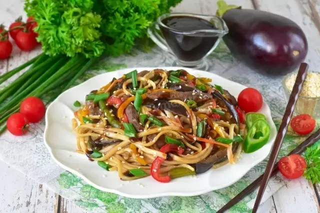 Лапша удон с говядиной и овощами: Ваш новый фаворит в азиатской кухне