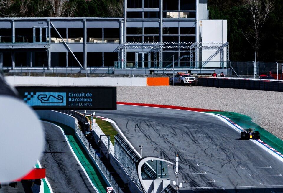 ����� � ���������: ������ Red Bull � Ferrari ���������� ����� ������� 1