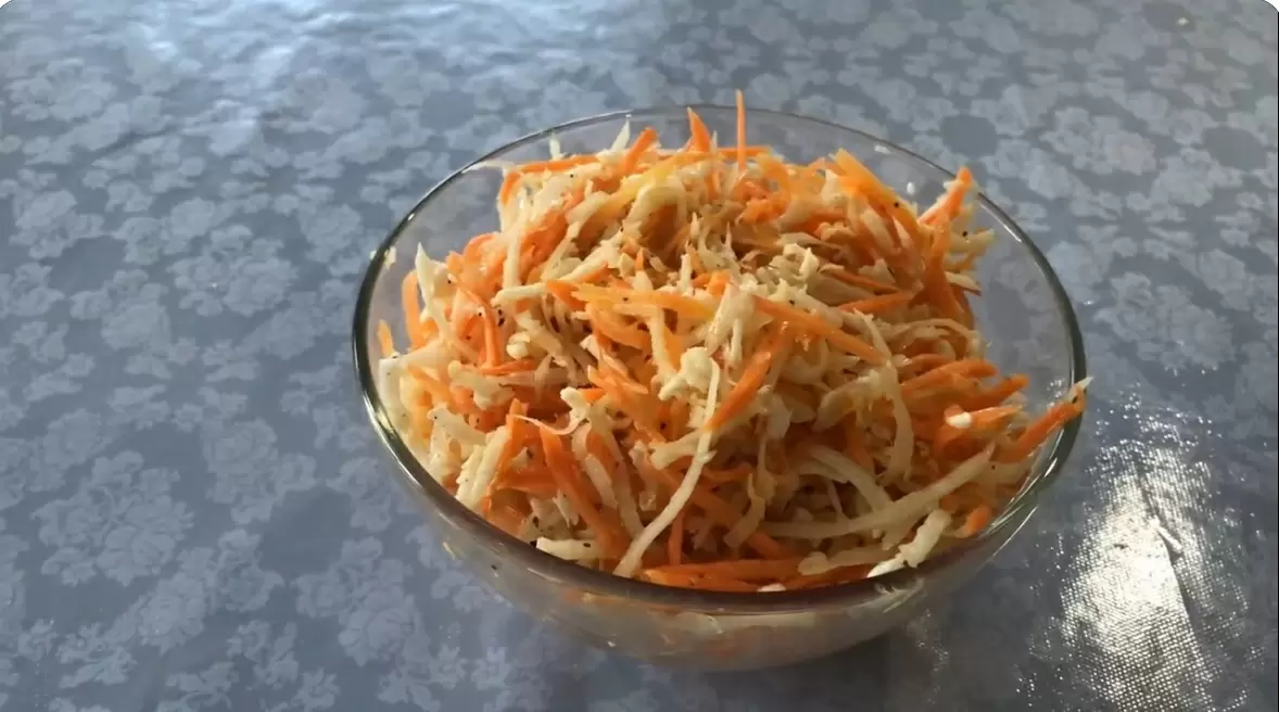 Салат из черной редьки с морковью