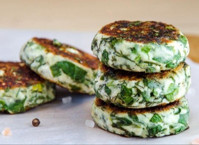 Сочетание вкуса: сырники с зеленью