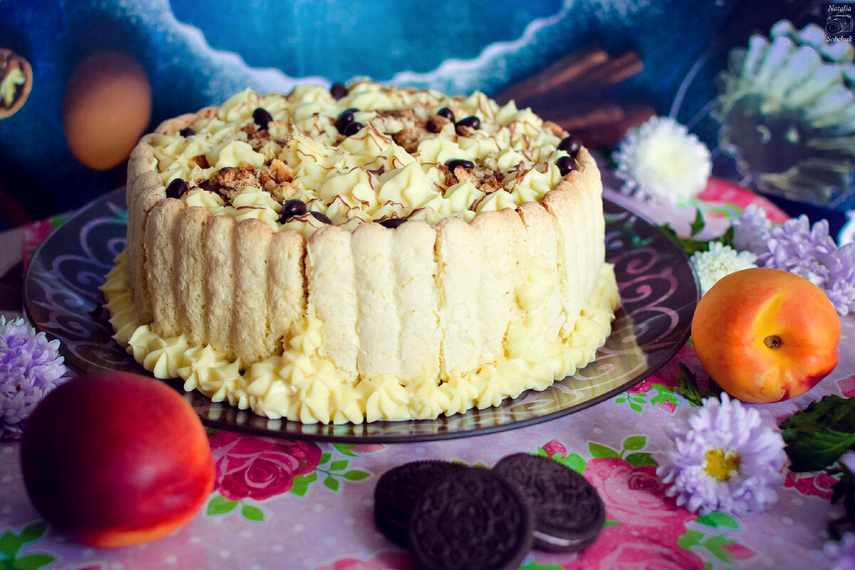 Нежный торт Шарлотта с персиками и йогуртовым муссом