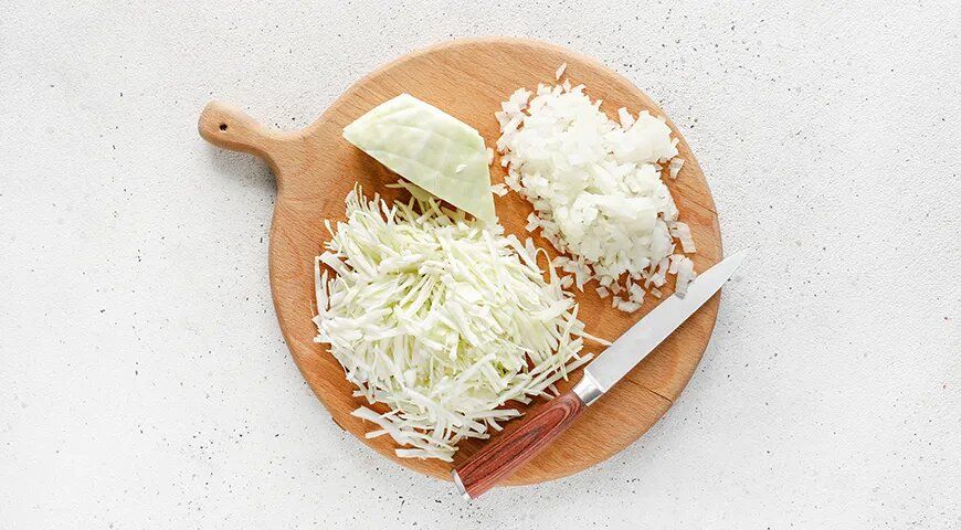 Заливной пирог с капустой: как приготовить вкусное блюдо из простых ингредиентов