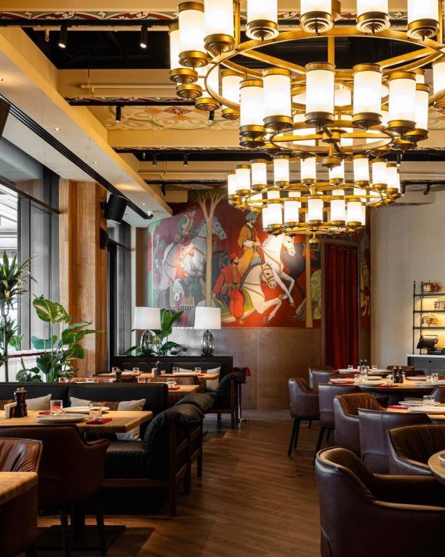 Исследуйте магию восточного интерьера в Cihan Turkish Steak and Kebab