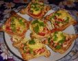 Мини-пицца на слоеном тесте - вкус, который покоряет за два укуса