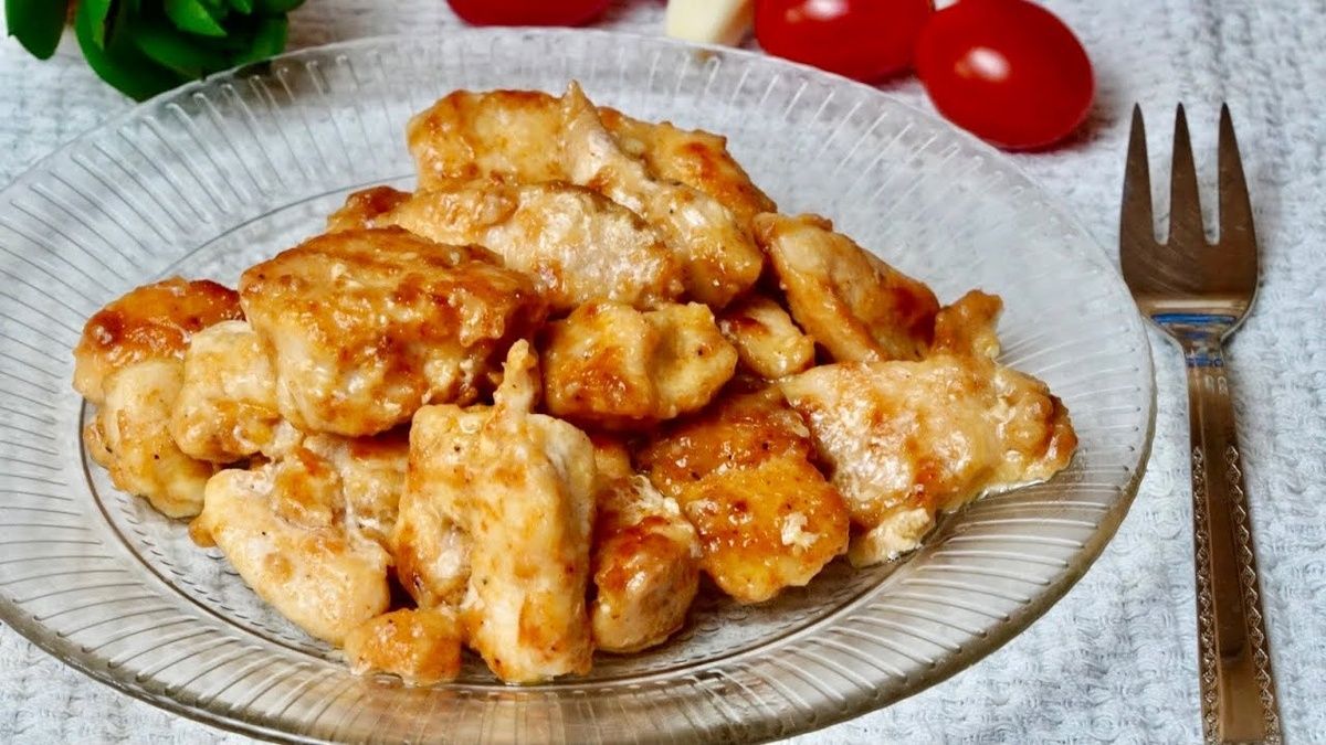Завораживающее куриное филе в нежном соусе: простой и быстрый рецепт