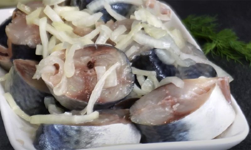 Секреты быстрого посола скумбрии: как создать вкус домашней солёной рыбы
